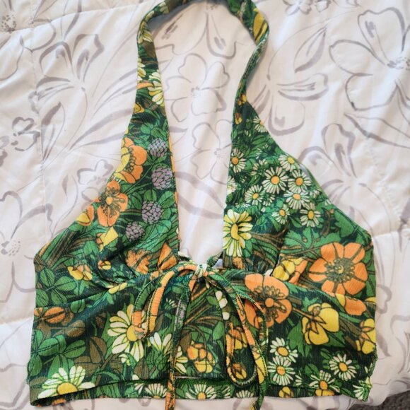 Urban Outfitter Valeria Wrap-Over Halter Top - Picture 8 of 8